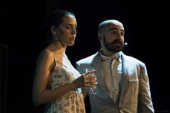 CISNE NEGRO - CUARTA PARED TEATRO UNIVERSITARIO 2019